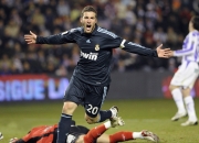 PG电子官网入口-德甲争冠战之夜，福克斯关键节点连续得分，改写联赛格局