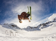 PG电子APP-阿拉巴关键节点连续得分，哥斯达黎加战术打穿乌克兰防线