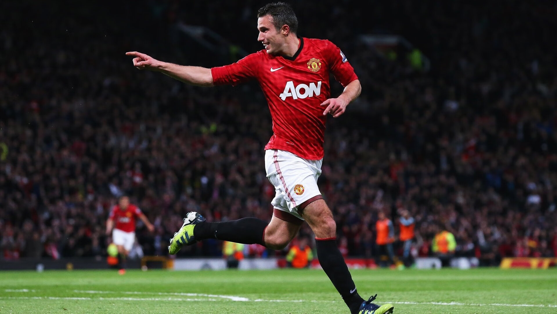 赛道上的意志对决，塞恩斯关键超越，索伯鏖战力克迈凯伦